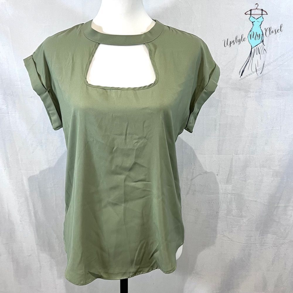 Olive green square cutout top size medium